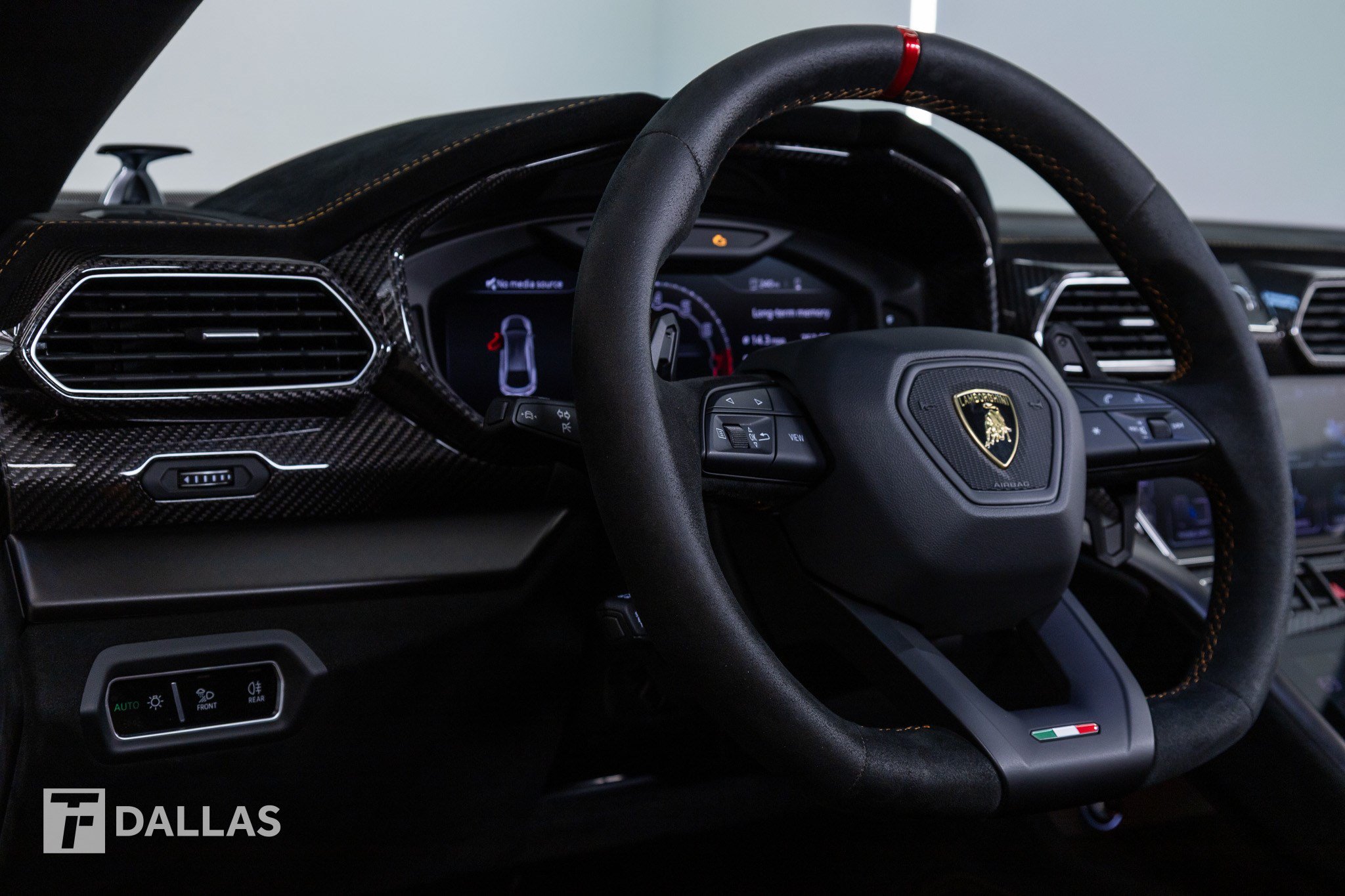 Used 2023 Lamborghini Urus Performante AWD/4WD image 29