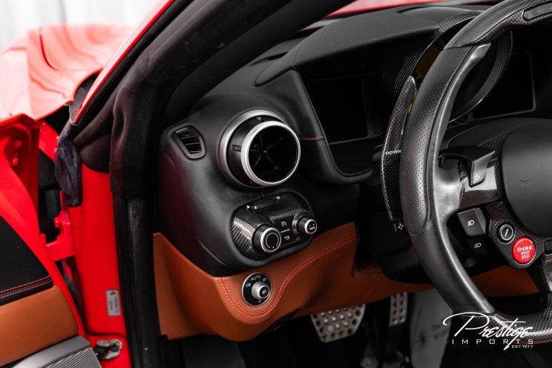 Used 2019 Ferrari Portofino image 37