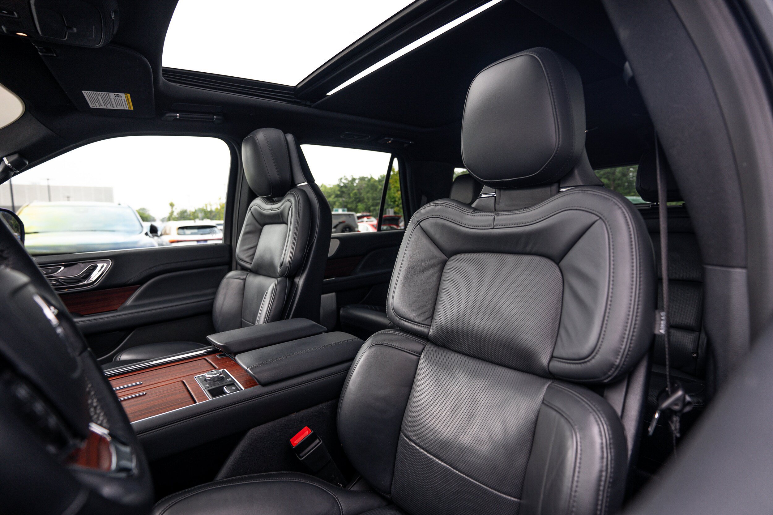 Used 2023 Lincoln Navigator Reserve AWD/4WD image 17