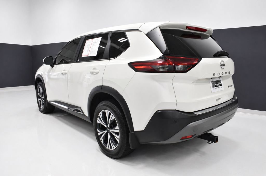 Used 2022 Nissan Rogue SV AWD/4WD image 3