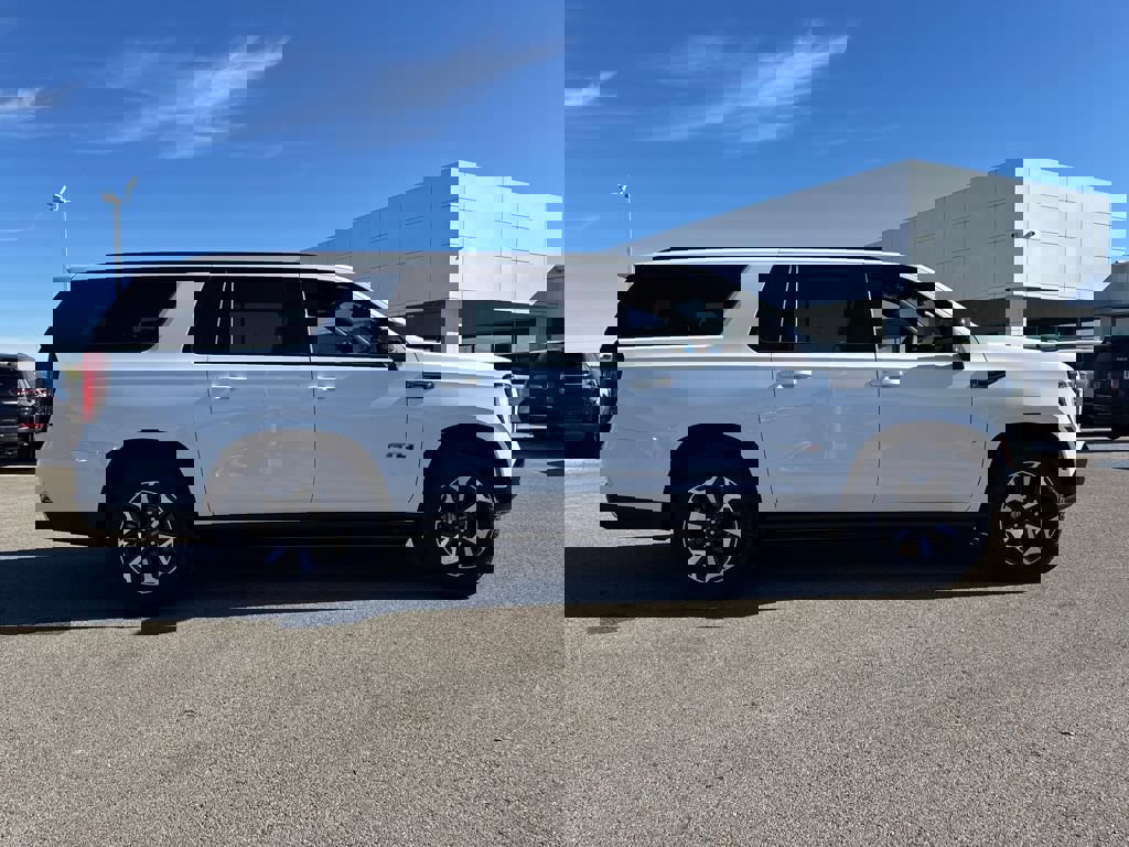 New 2026 GMC Yukon XL AT4 w/ AT4 Premium Plus Package image 7