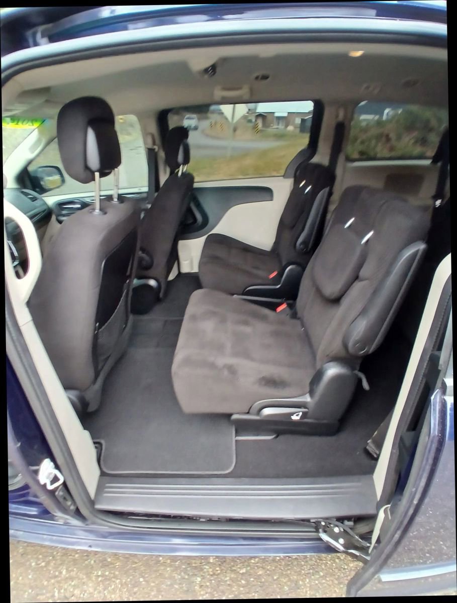 Used 2014 Dodge Grand Caravan SE w/ Quick Order Package 29E SE image 9