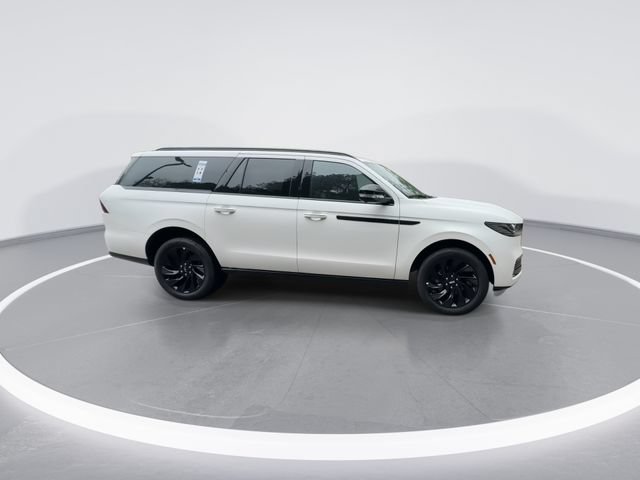 New 2027 Lincoln Navigator L Reserve w/ Jet Appearance Package AWD/4WD image 9