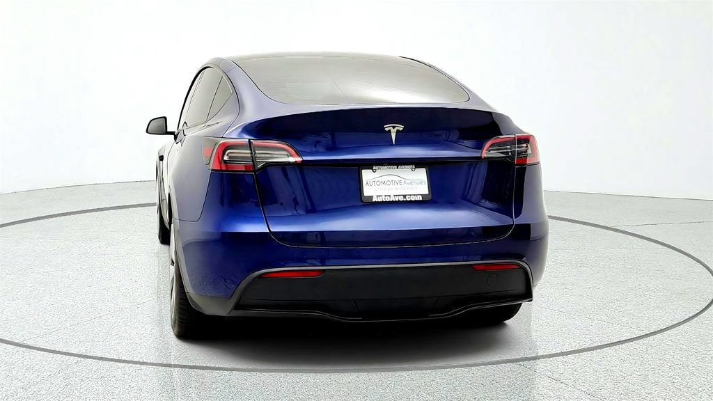 Used 2023 Tesla Model Y AWD image 6