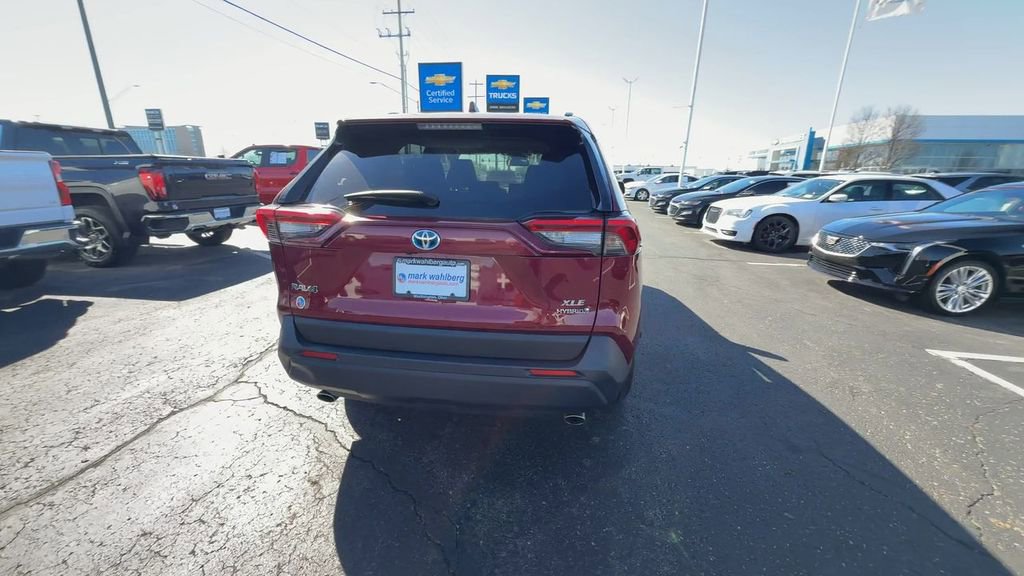 Used 2022 Toyota RAV4 XLE w/ Convenience Package AWD/4WD image 7