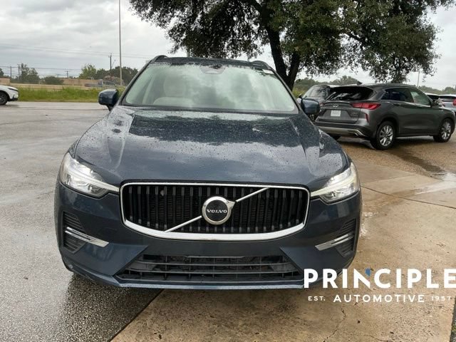 Certified 2022 Volvo XC60 B5 Momentum w/ Protection Package Premier FWD image 3