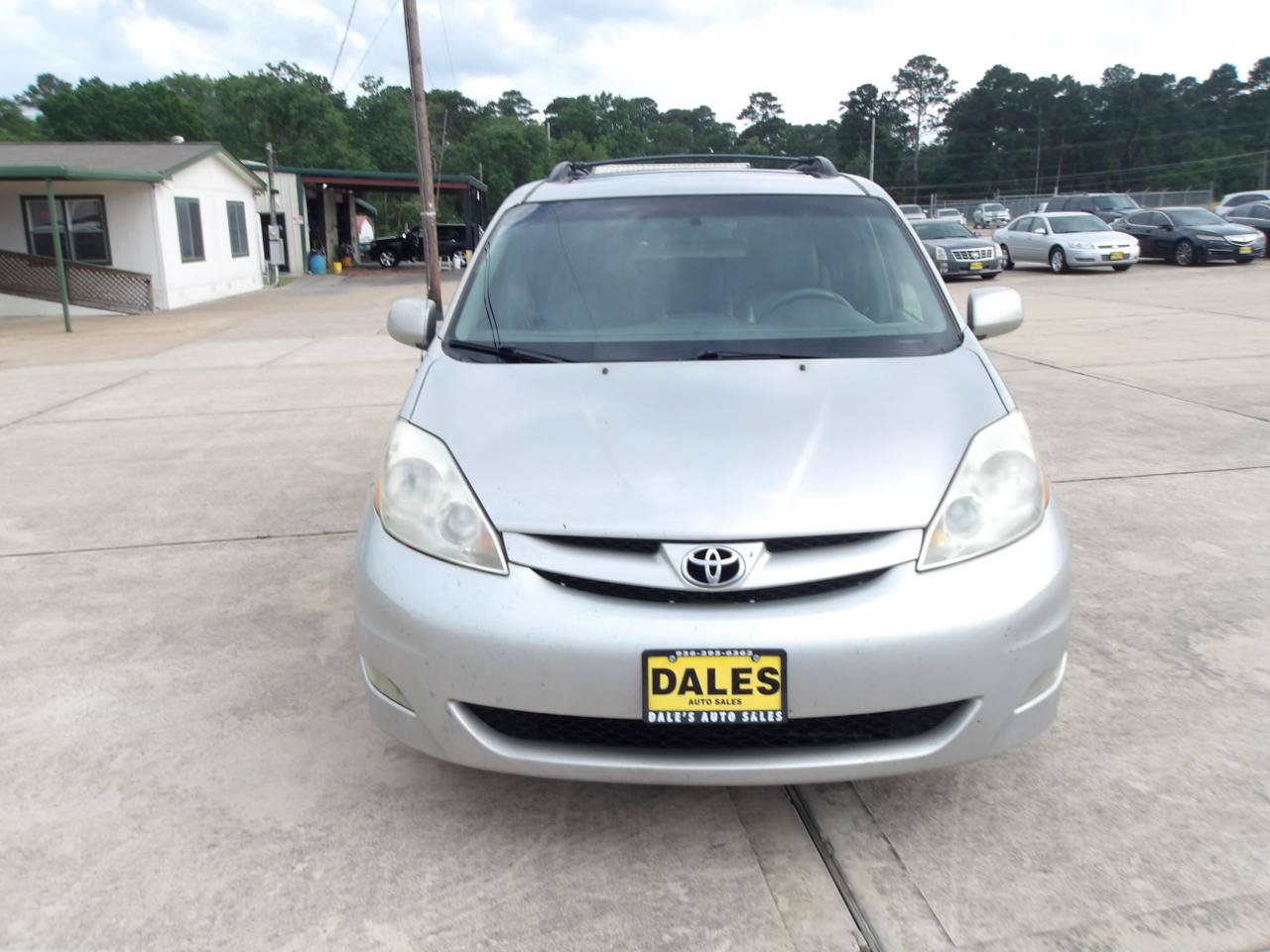 Used 2010 Toyota Sienna FWD image 3