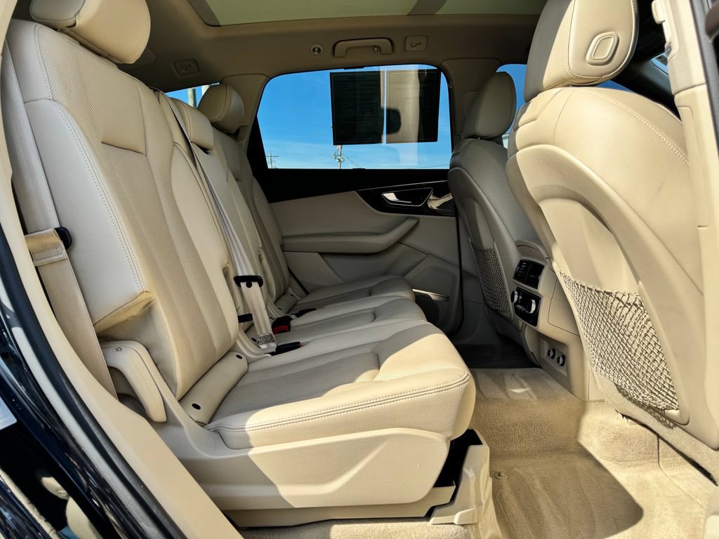 Used 2019 Audi Q7 3.0T Prestige w/ Prestige Package AWD/4WD image 14