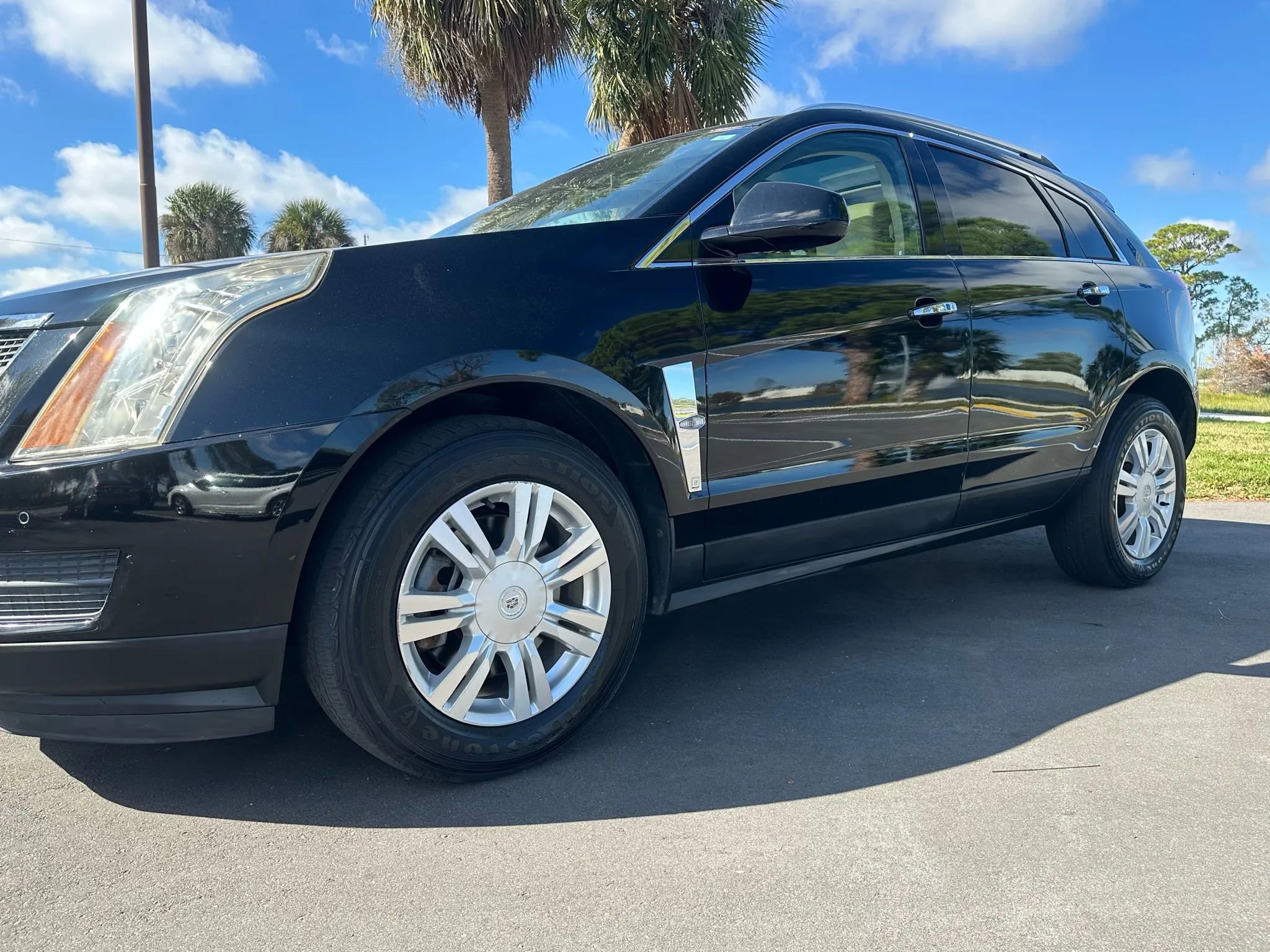 Used 2012 Cadillac SRX Luxury FWD image 5