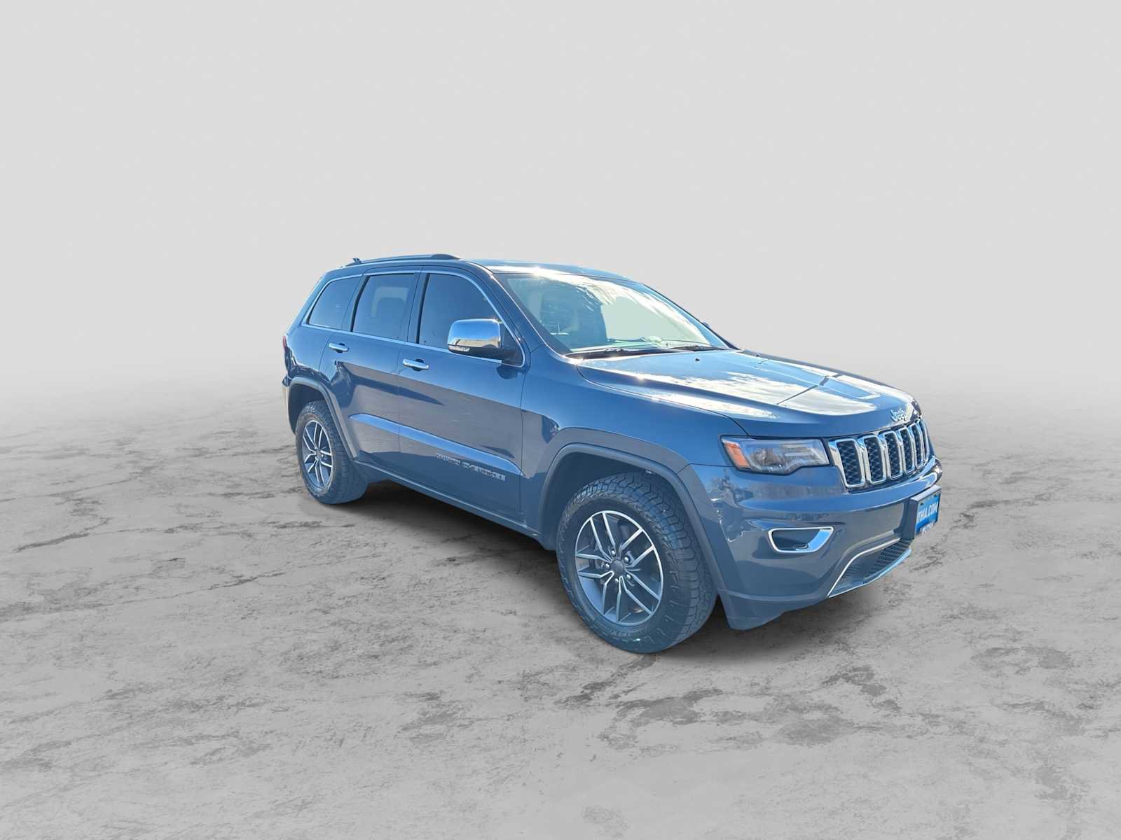 Certified 2019 Jeep Grand Cherokee Limited w/ Luxury Group II image 2