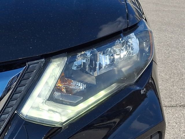 Used 2017 Nissan Rogue S image 9