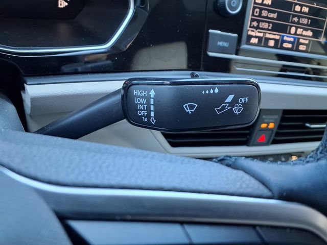 Used 2023 Volkswagen Jetta SE w/ Panoramic Sunroof Package FWD image 11