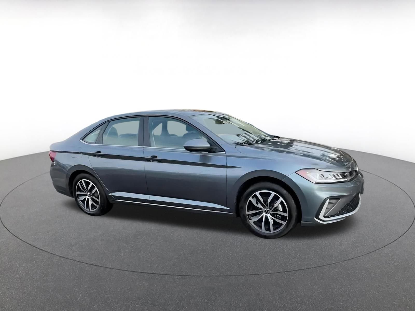 Used 2025 Volkswagen Jetta SE video 2