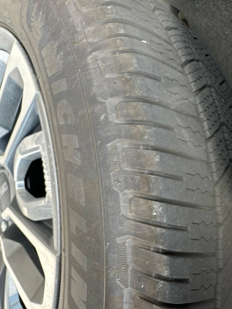 Used 2023 GMC Yukon Denali Ultimate AWD/4WD image 11