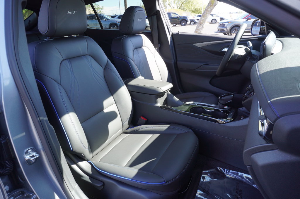 Used 2026 Buick Envista Sport Touring w/ Convenience I Package FWD image 12