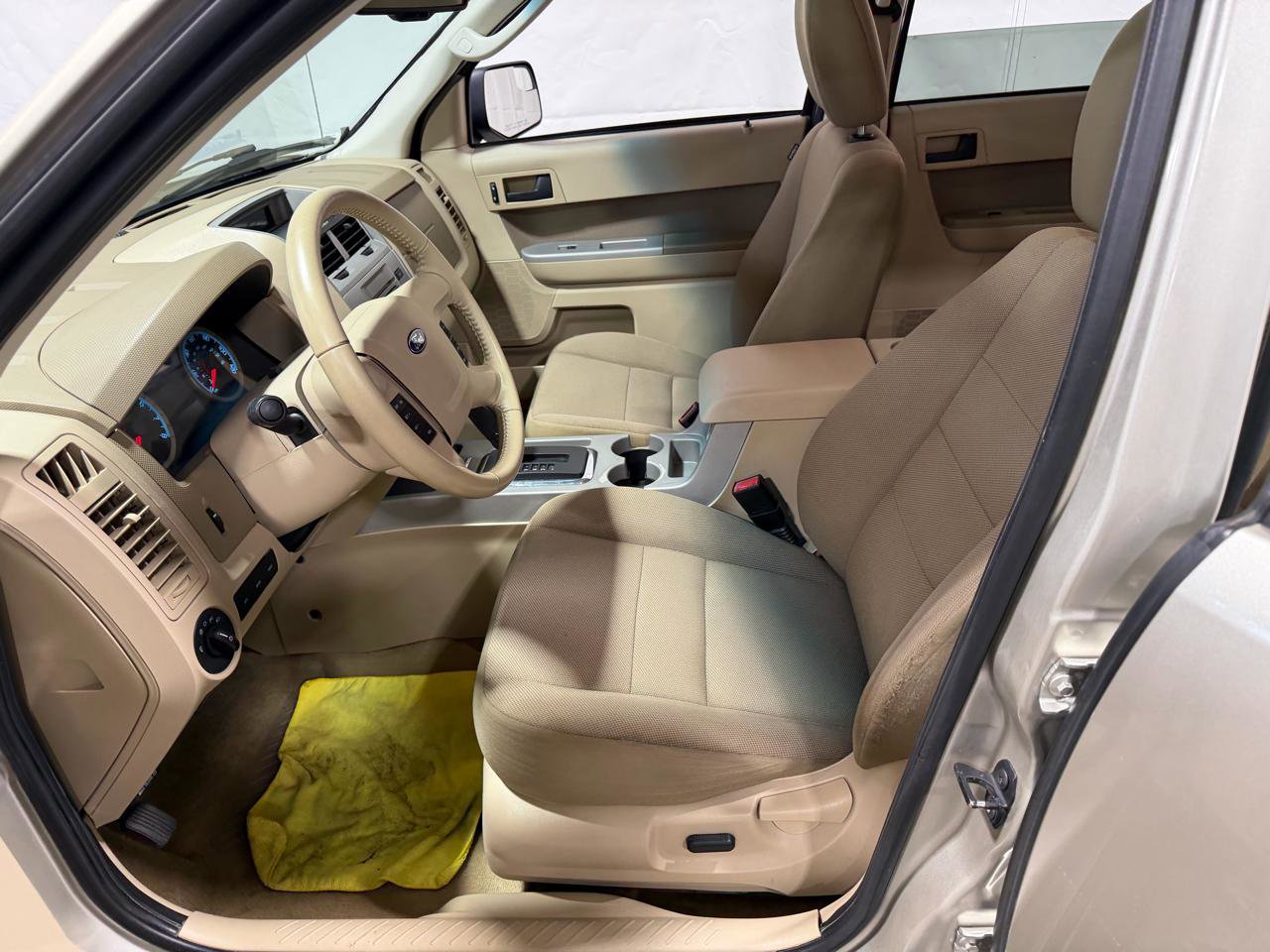 Used 2010 Ford Escape XLT image 23