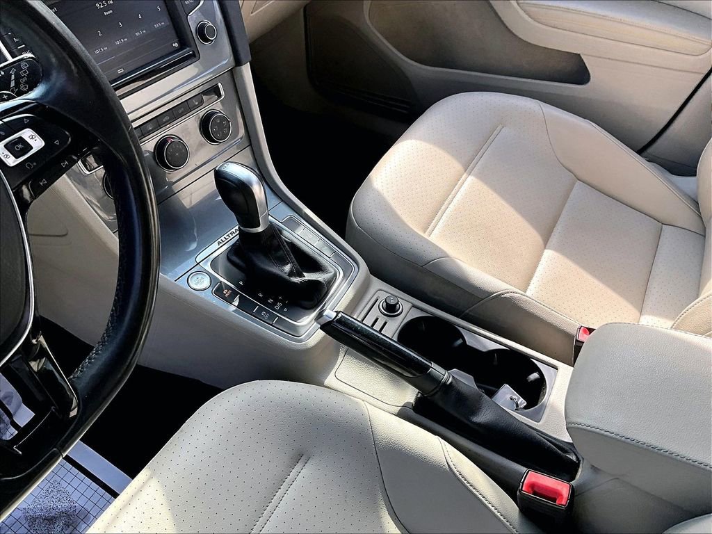 Used 2017 Volkswagen Golf Alltrack SE AWD/4WD image 13