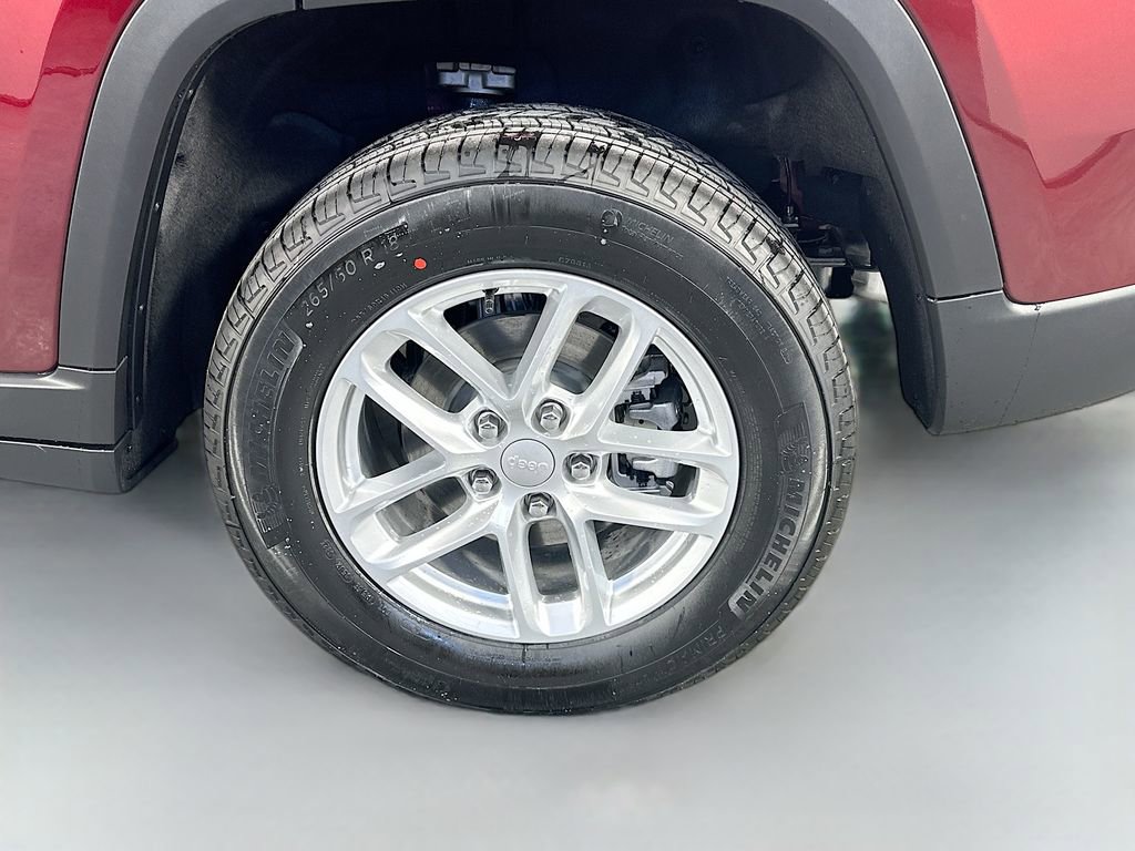 New 2026 Jeep Grand Cherokee Laredo X RWD image 17