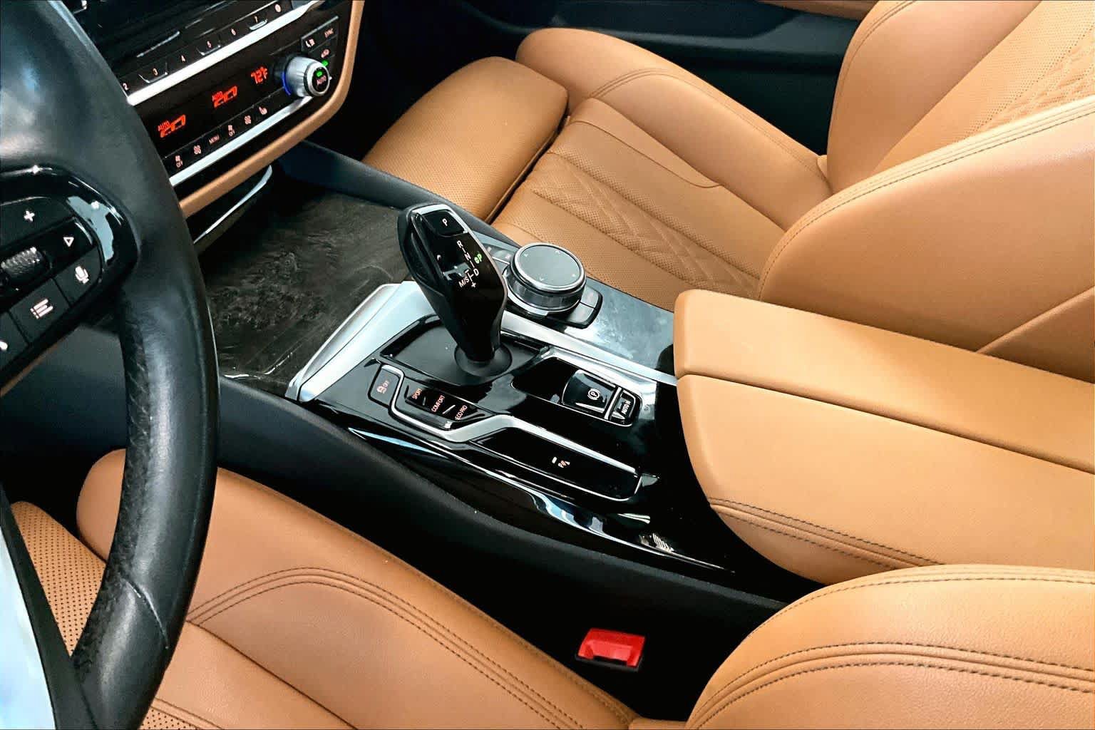 Used 2023 BMW 530i w/ Premium Package RWD image 14