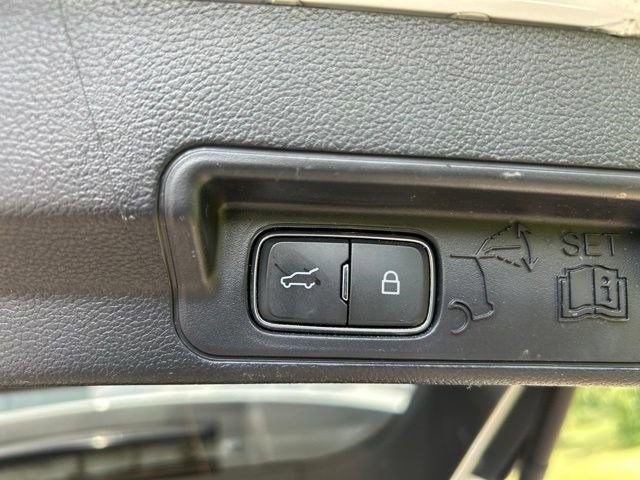 Used 2022 Ford Explorer XLT RWD image 42