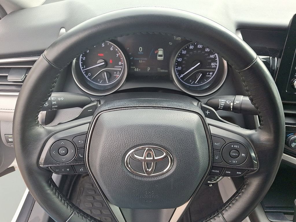 Used 2022 Toyota Camry SE image 19