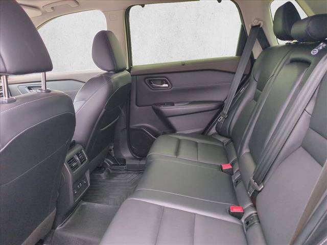 Used 2023 Nissan Rogue SV AWD/4WD image 19