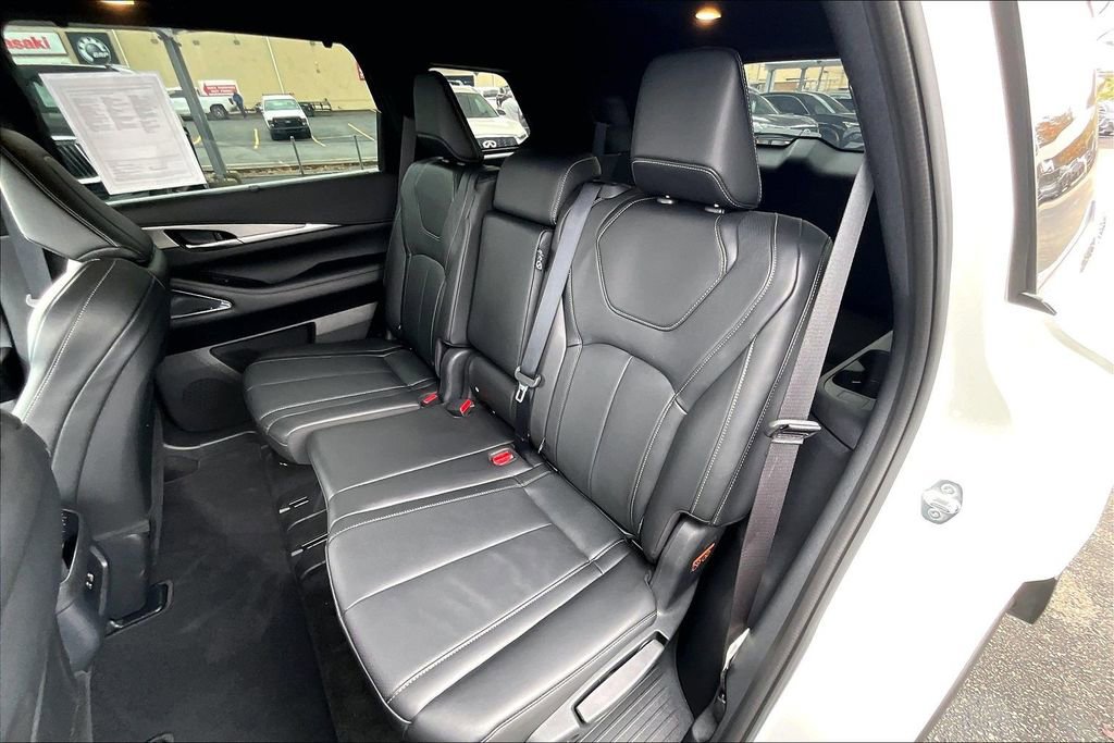 Certified 2025 INFINITI QX60 Luxe w/ Black Edition image 38