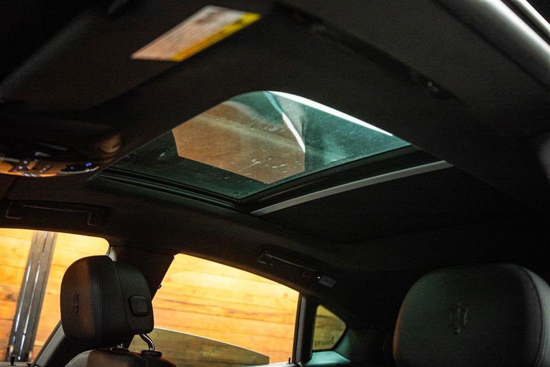 Used 2023 Maserati Levante Modena image 25