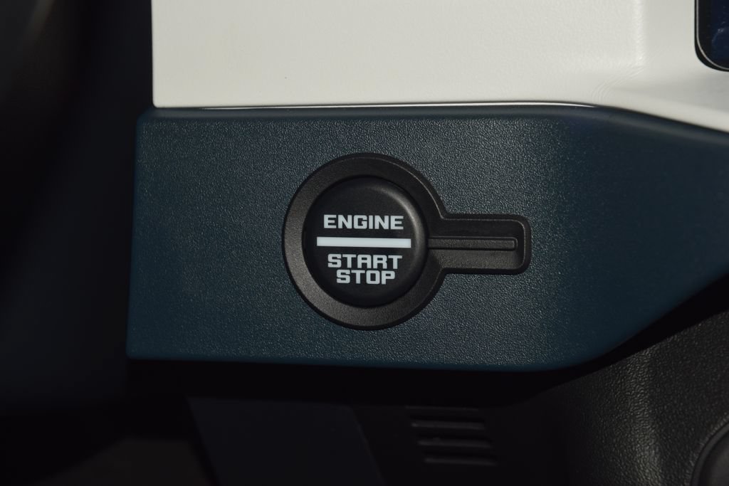 Used 2025 Ford Bronco Heritage Edition AWD/4WD image 37