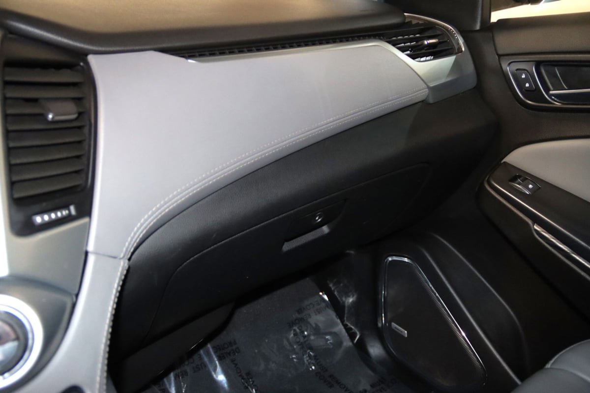 Used 2020 Chevrolet Suburban LT AWD/4WD image 57