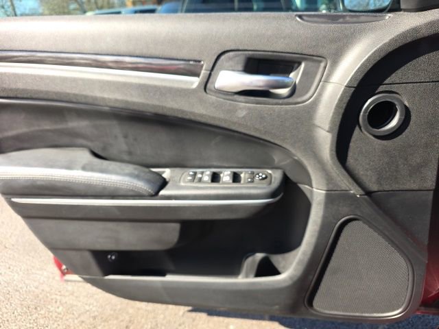 Used 2021 Chrysler 300 Touring w/ Chrome Appearance Package image 7