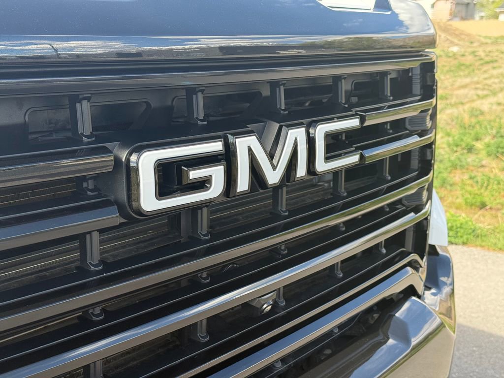 Used 2023 GMC Sierra 3500 SLT w/ SLT Premium Package AWD/4WD image 19
