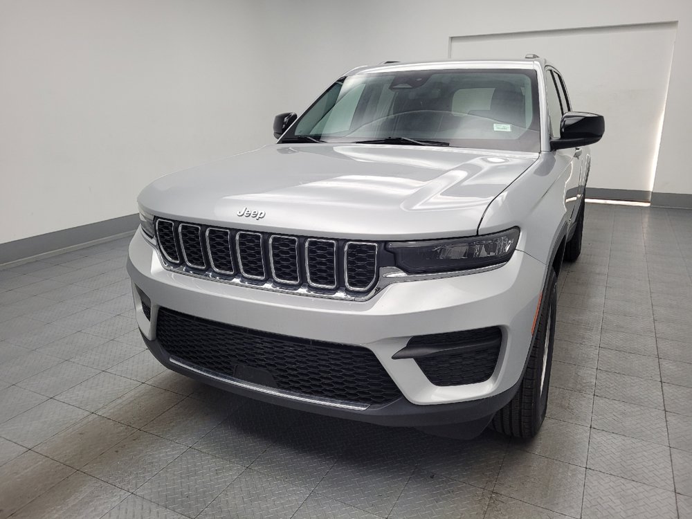 Used 2024 Jeep Grand Cherokee Laredo RWD image 15