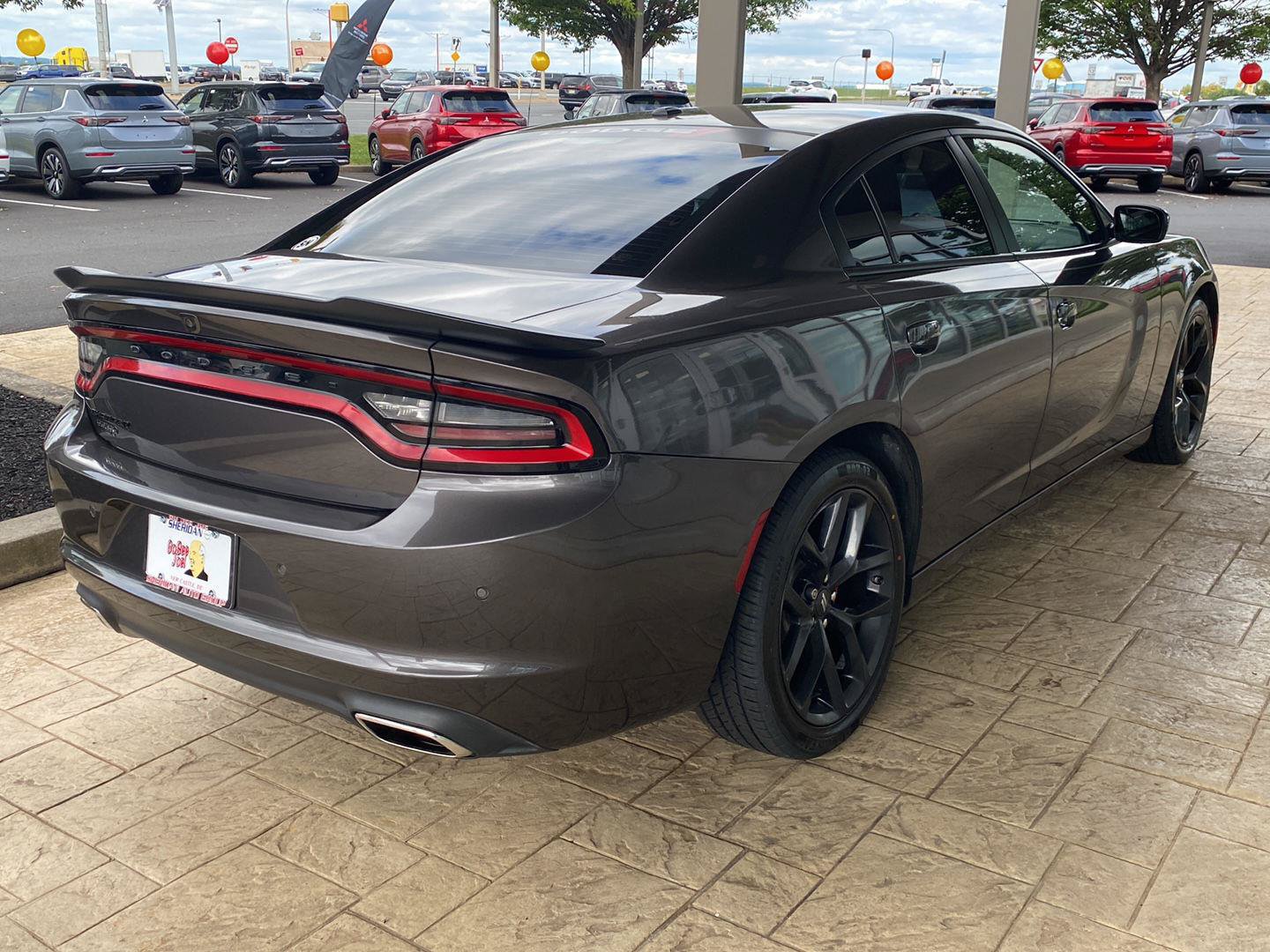 Used 2022 Dodge Charger SXT w/ Blacktop Package RWD image 7