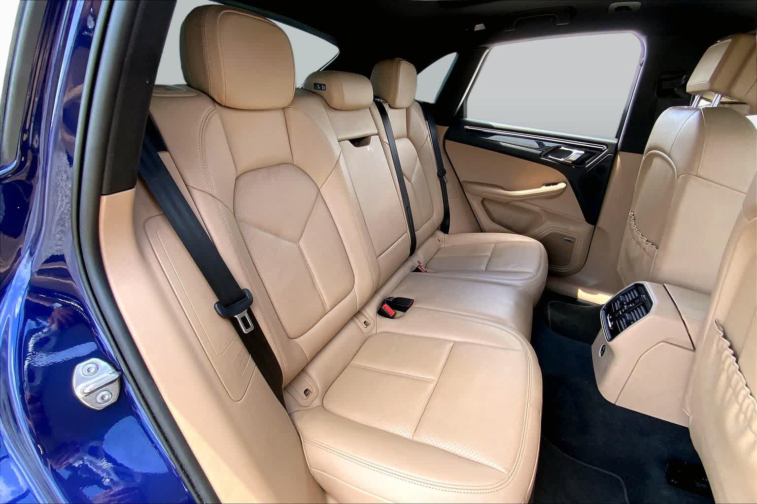 Used 2023 Porsche Macan Turbo AWD/4WD image 27