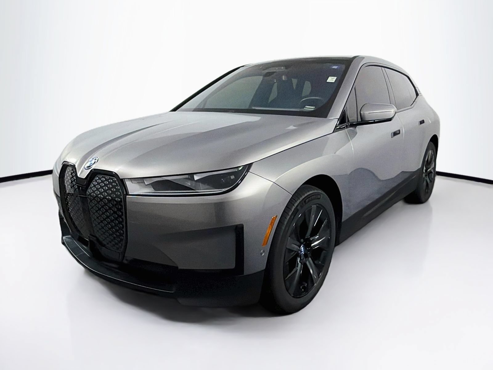 Certified 2024 BMW iX xDrive50 w/ Premium Package AWD/4WD image 3