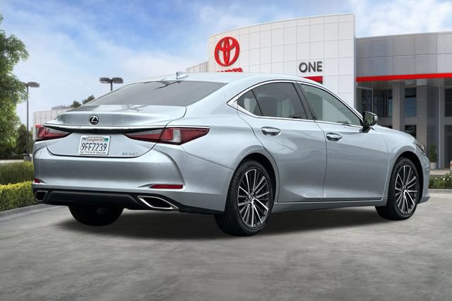Used 2023 Lexus ES 350 w/ Premium Package FWD image 4