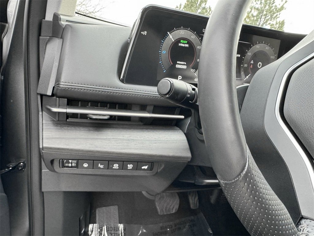 Used 2023 Nissan Ariya AWD image 14