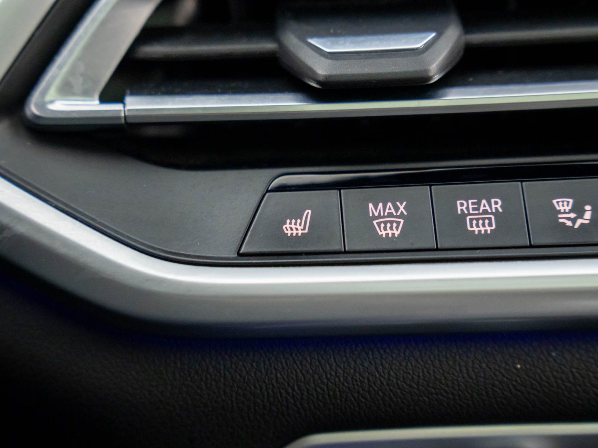 Used 2023 BMW X5 xDrive40i w/ M Sport Package image 28