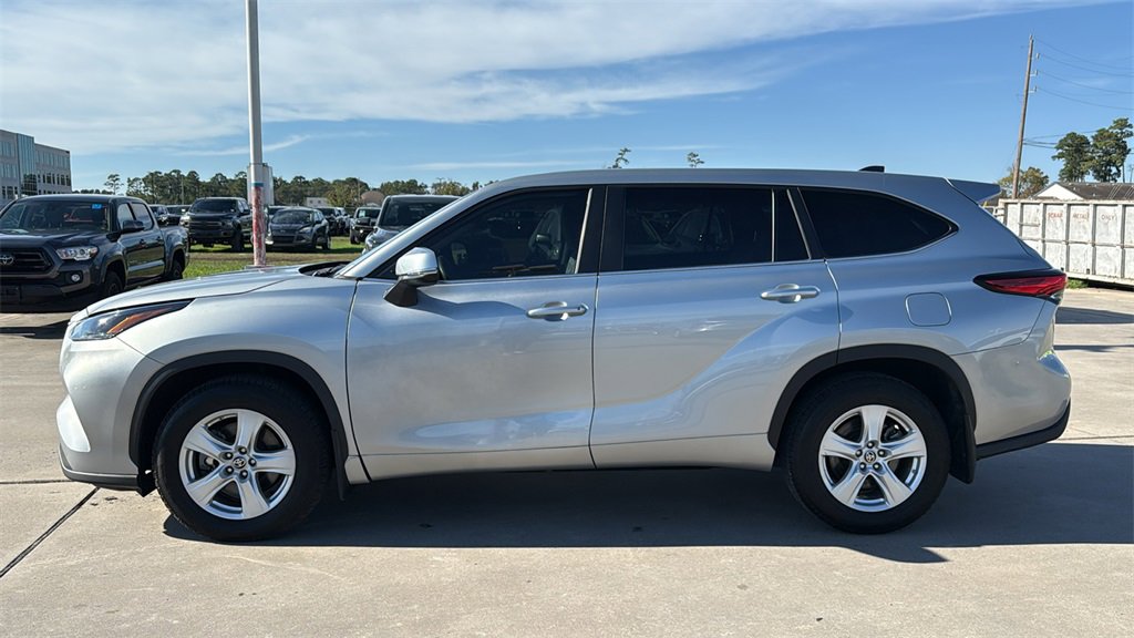 Used 2023 Toyota Highlander L image 4