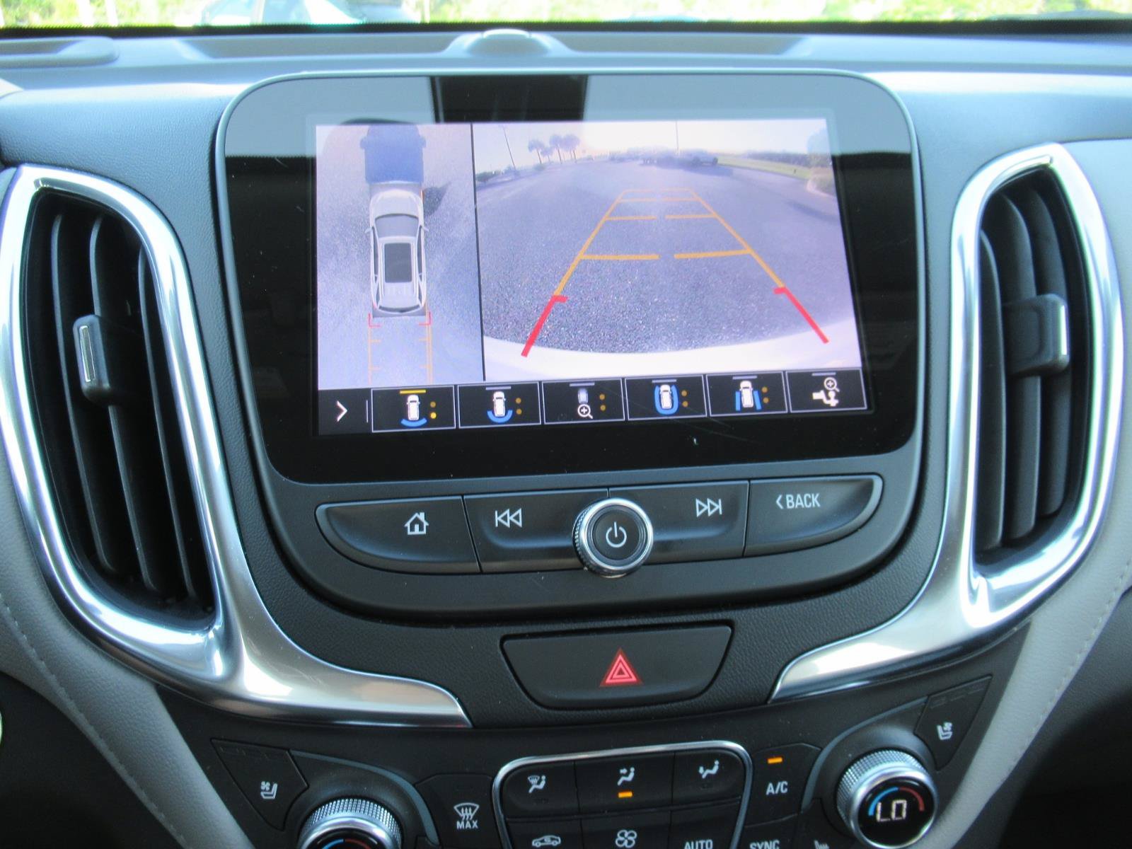 Used 2021 Chevrolet Equinox Premier FWD image 28
