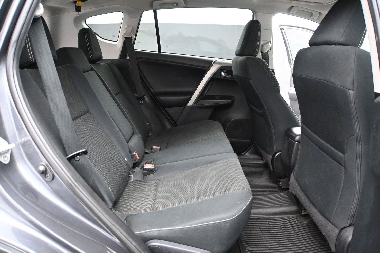 Used 2018 Toyota RAV4 XLE w/ Plus Extra Value Package AWD/4WD image 16