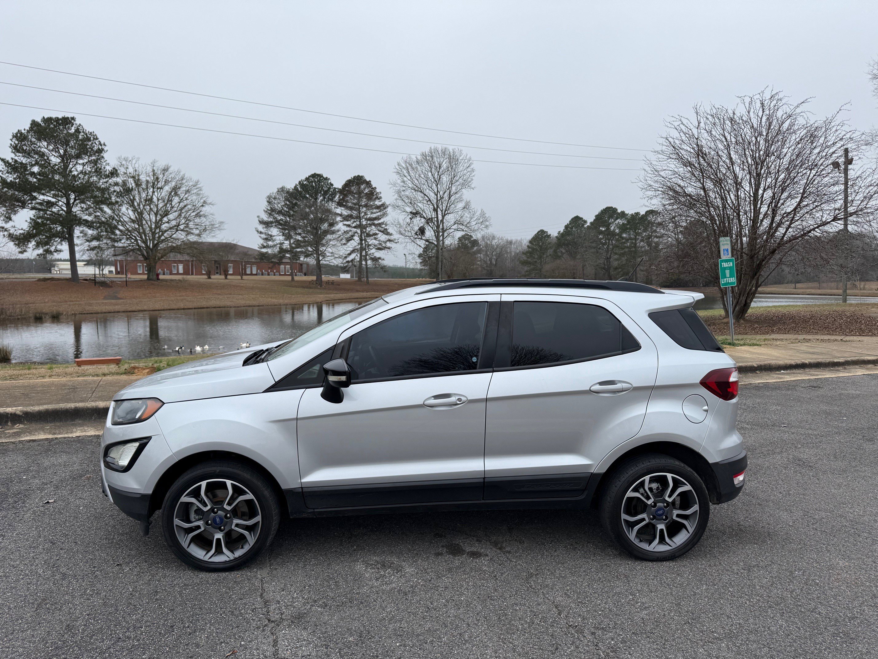 Used 2020 Ford EcoSport SES image 2