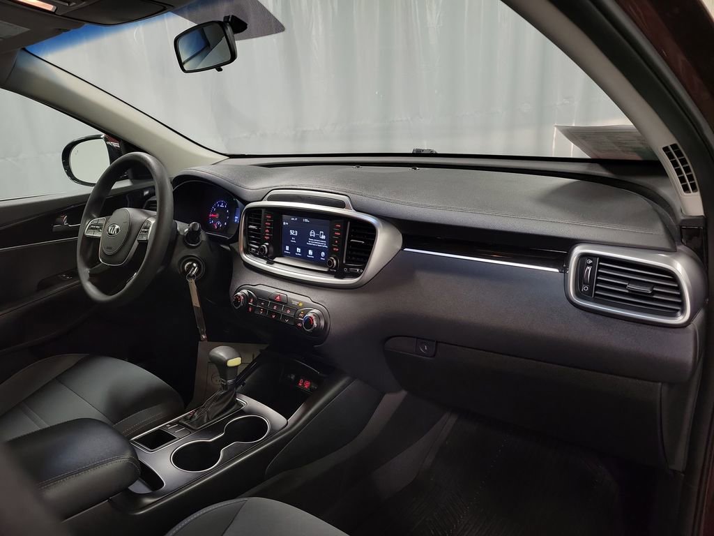 Used 2019 Kia Sorento LX image 29