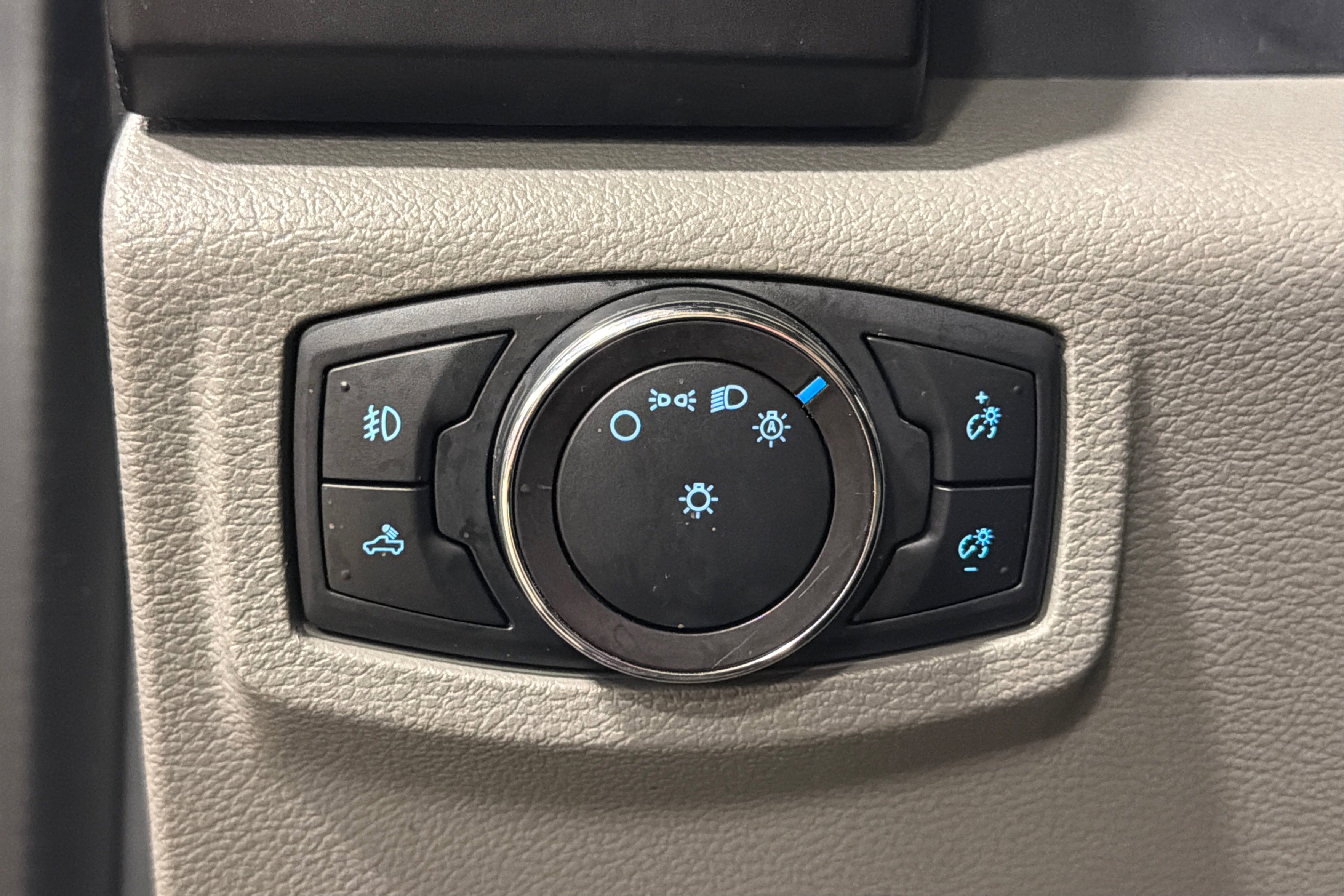Used 2019 Ford F150 XL w/ Equipment Group 101A Mid AWD/4WD image 21