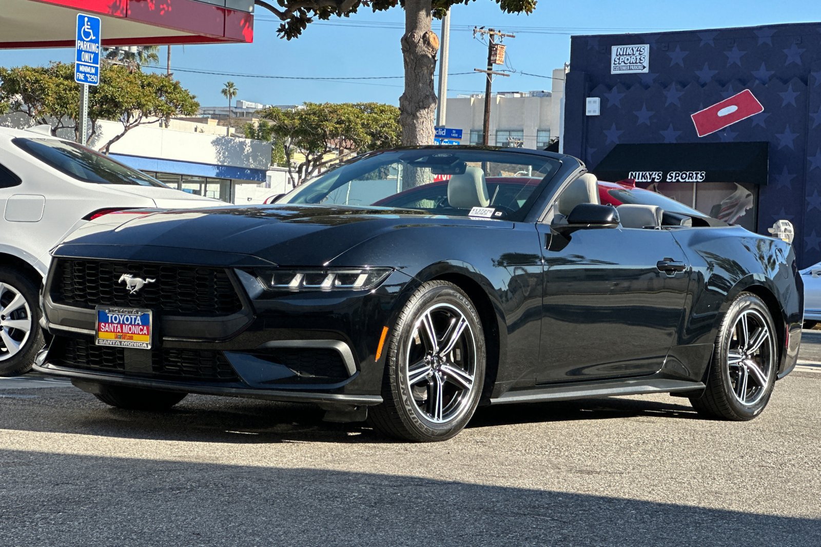 Used 2024 Ford Mustang Premium RWD image 8