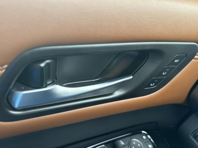 Used 2024 Nissan Pathfinder Platinum w/ Black Appearance Package image 29