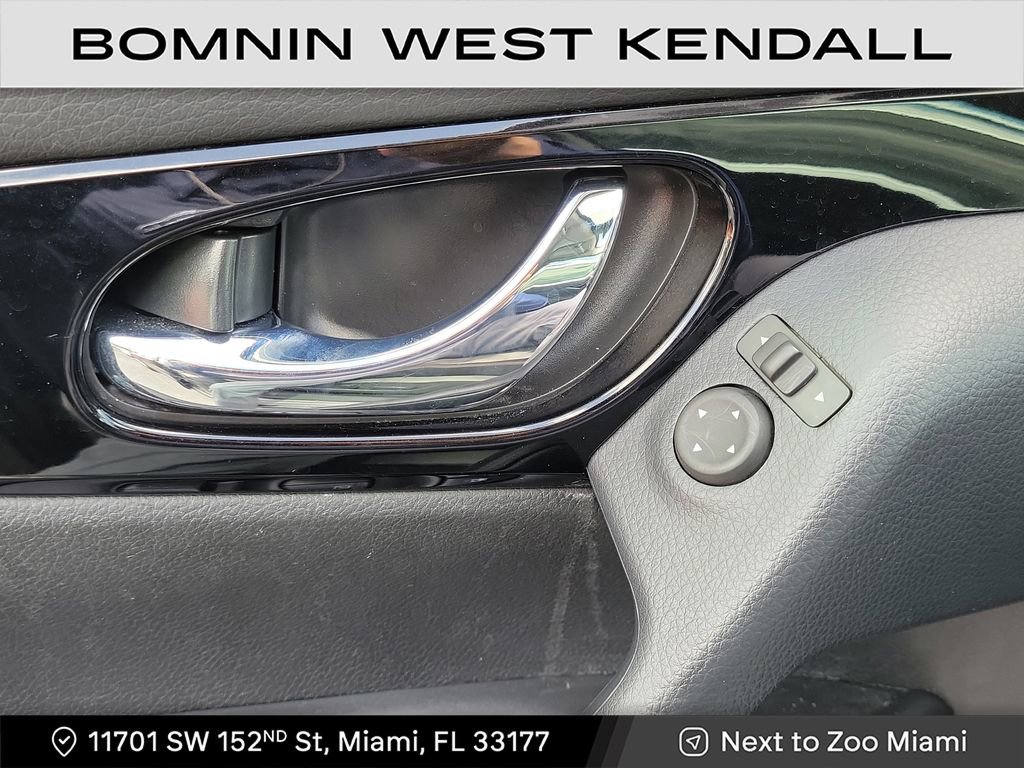 Used 2022 Nissan Rogue Sport SV image 30