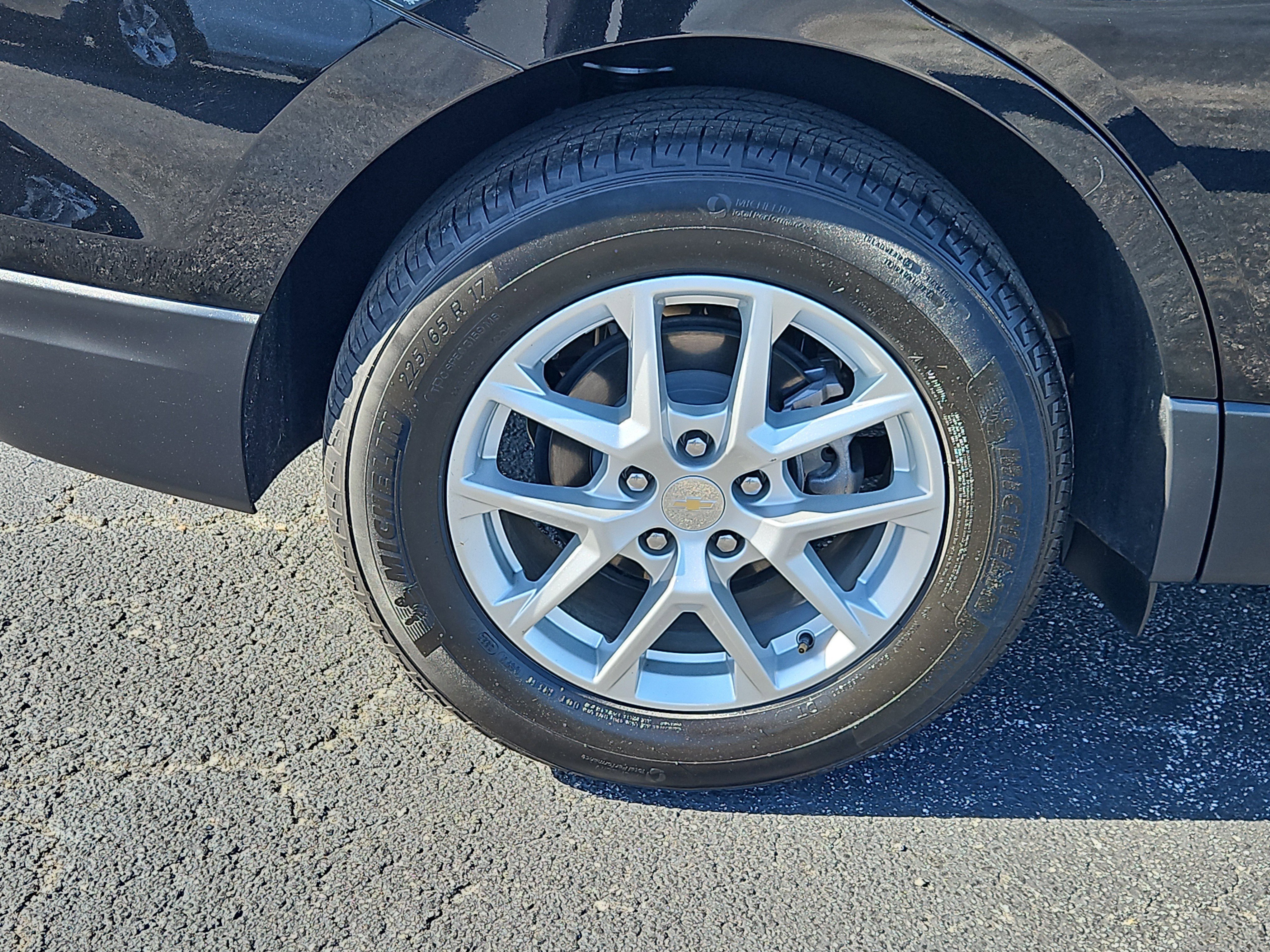Used 2024 Chevrolet Equinox LT FWD image 5