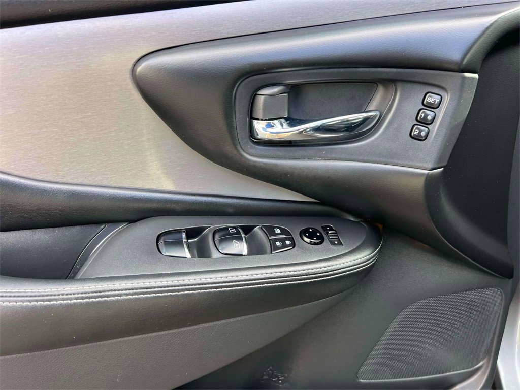 Used 2020 Nissan Murano SL image 16
